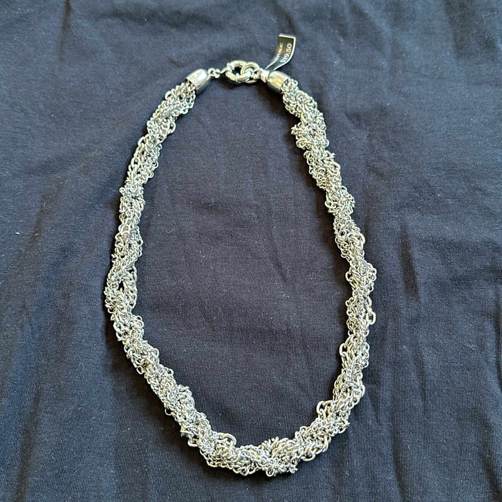 Banana republic silver twisted chain necklace